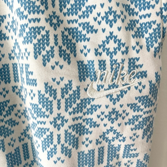 Nike Sportswear Club Fleece Holiday Sweatpants Blue White Snowflakes Jogger - Picture 5 of 10